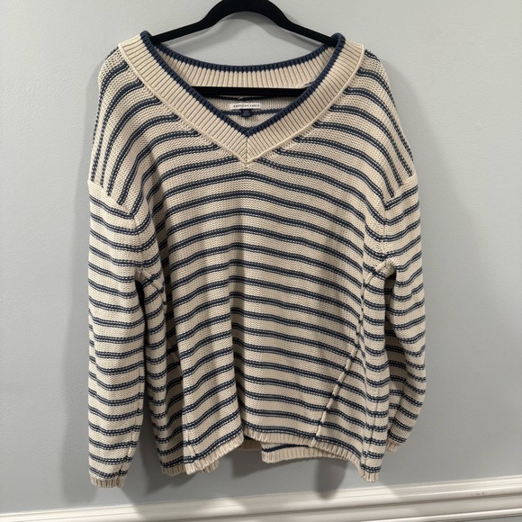 American Eagle Big Hug Oversized V-Neck Sweater - Small - Picture 3 of 6